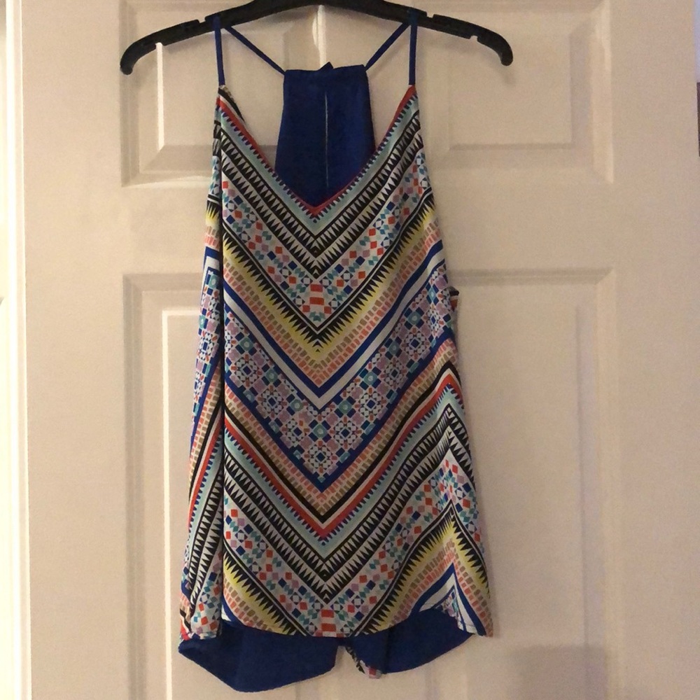 SALE🎉🎉🎉 (EUC) Reversible tank from Maurices (M)